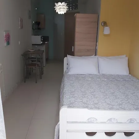 Apartamento Konstantina's Near The